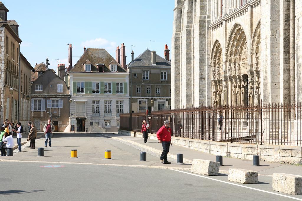 Le Parvis Bed and Breakfast Chartres Exteriör bild