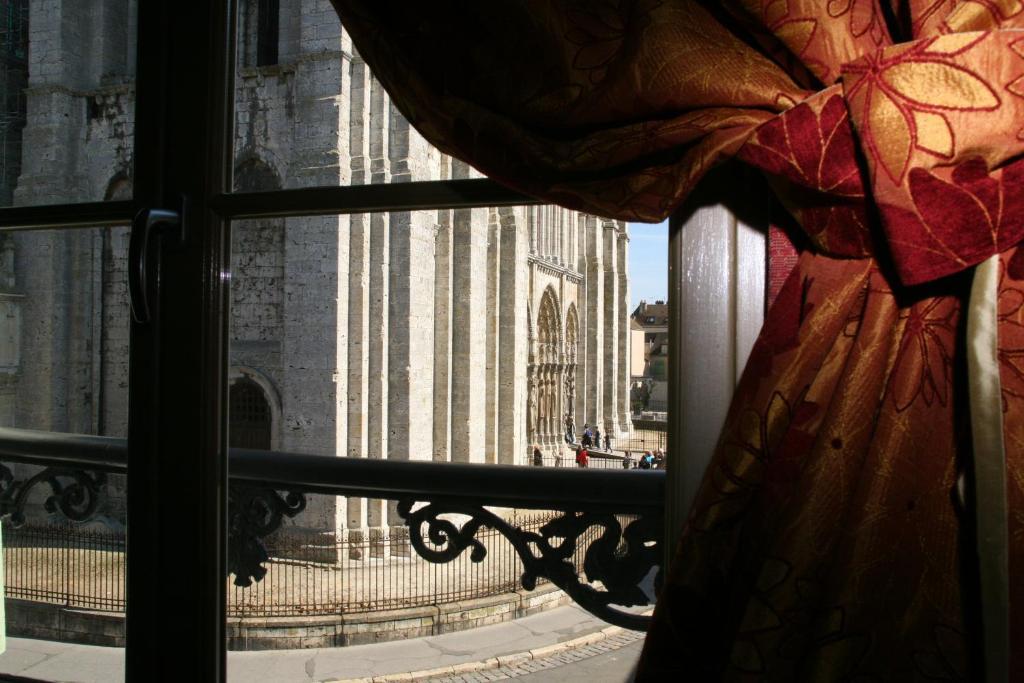 Le Parvis Bed and Breakfast Chartres Exteriör bild